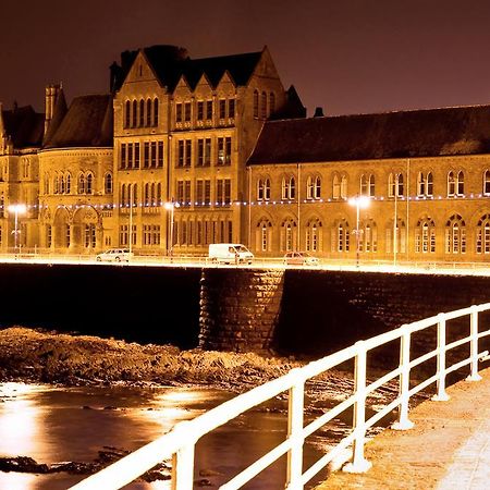 Belgrave House Hotel Абъристуит Екстериор снимка